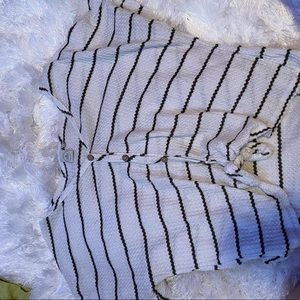 cropped in the front sweater tee